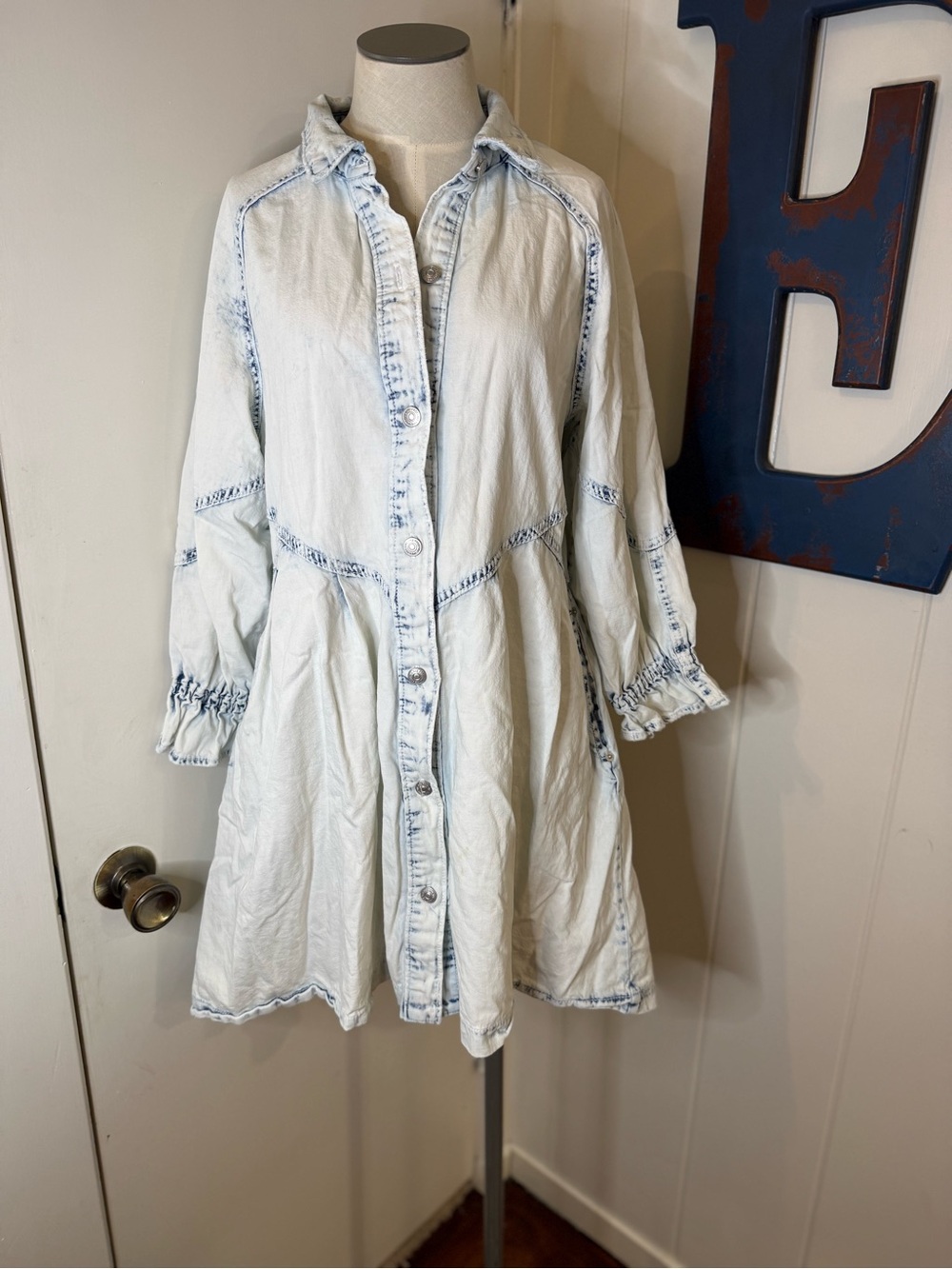 Free People Acid Wash Denim Shirt Dress in Light Blue Sz XS